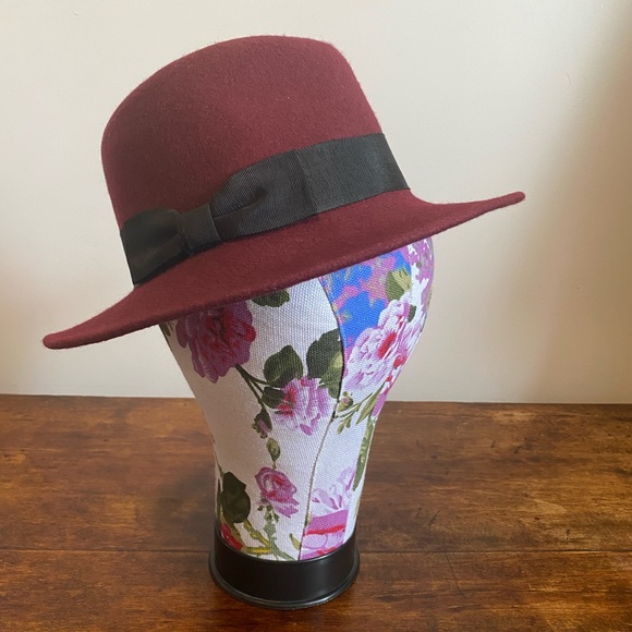 Wool Fedora w/ Attached Scarf - Picture 3 of 3